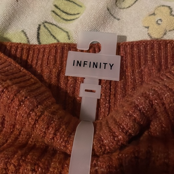 Universal Thread Infinity Scarf - Picture 3 of 7